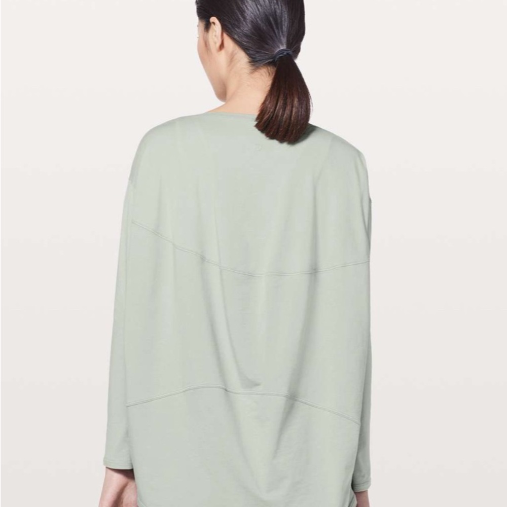 Lululemon Back In Action Long Sleeve in
Jade Grey - Picture 2 of 7